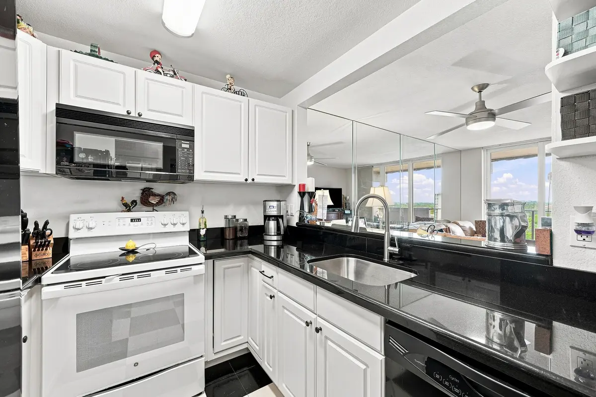 12_dsc03556_with_tv at 777 S Federal Highway RP PH 15, Pompano Beach