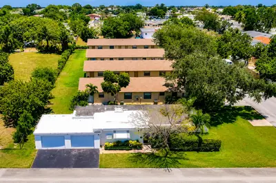 5619 MCKINLEY A-H, Hollywood – Duplex for sale