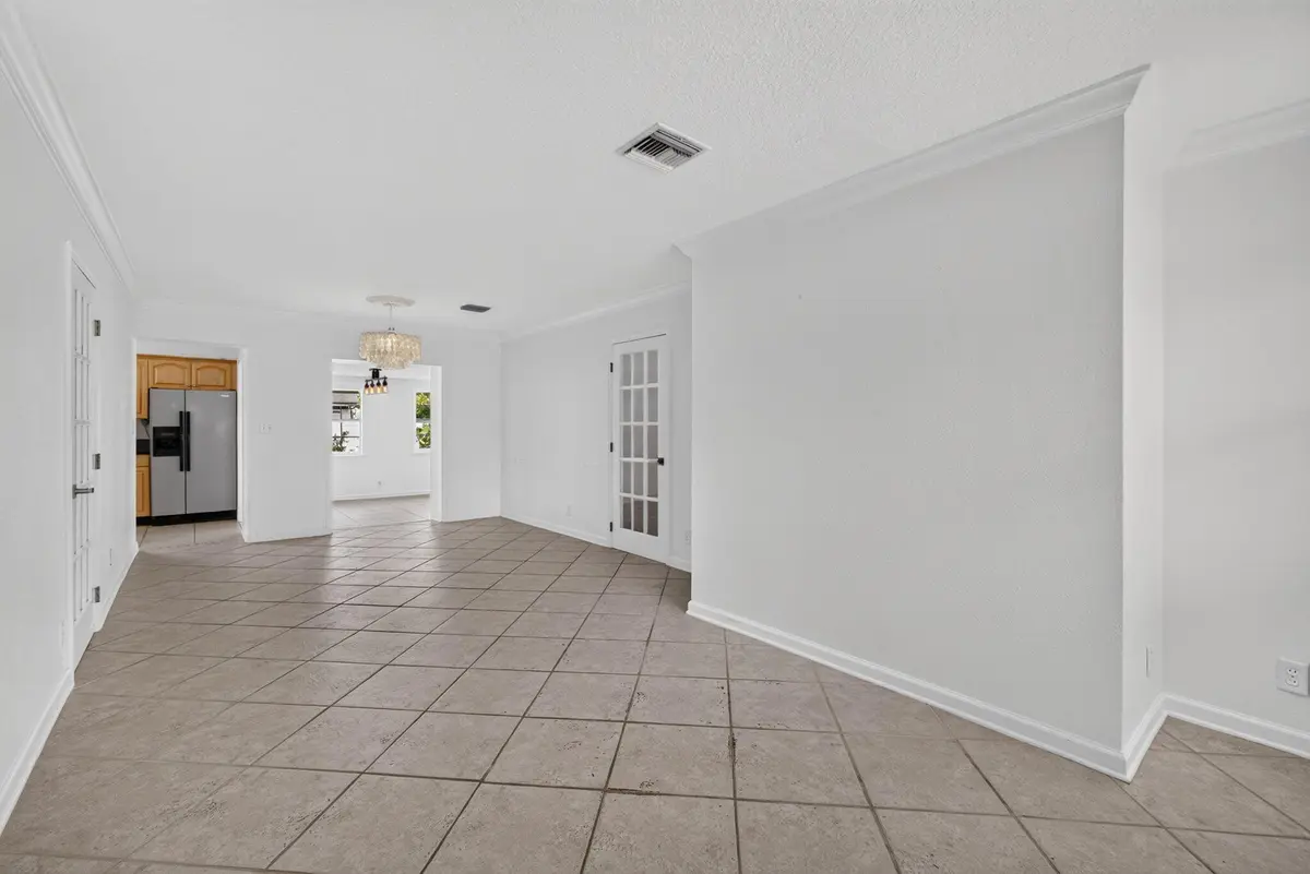 10-web-or-mls-5D1A7861 (2) at 813 Date Palm Drive, Lake Park