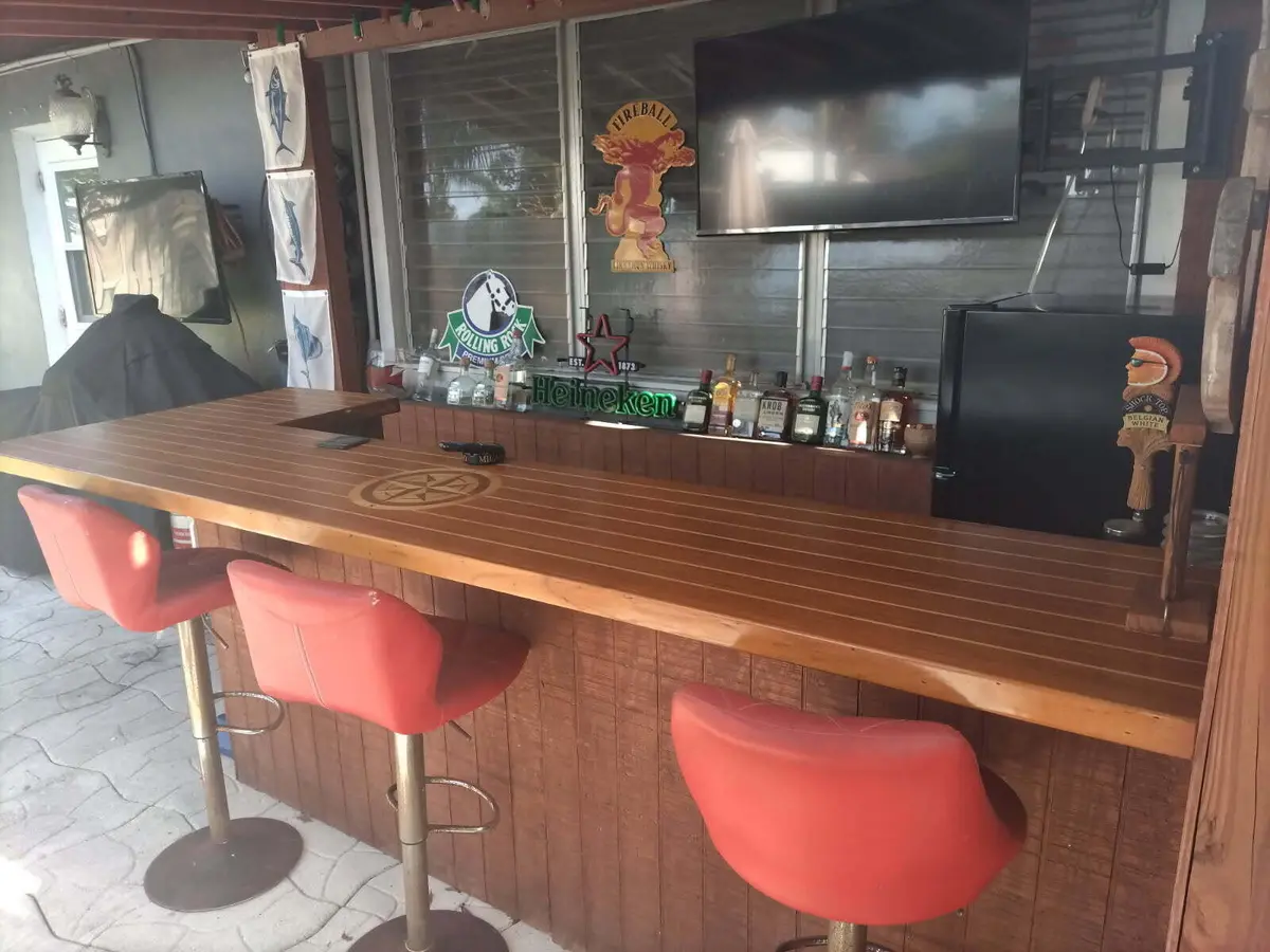 bar2 at 1521 NE 32ND Court, Pompano Beach