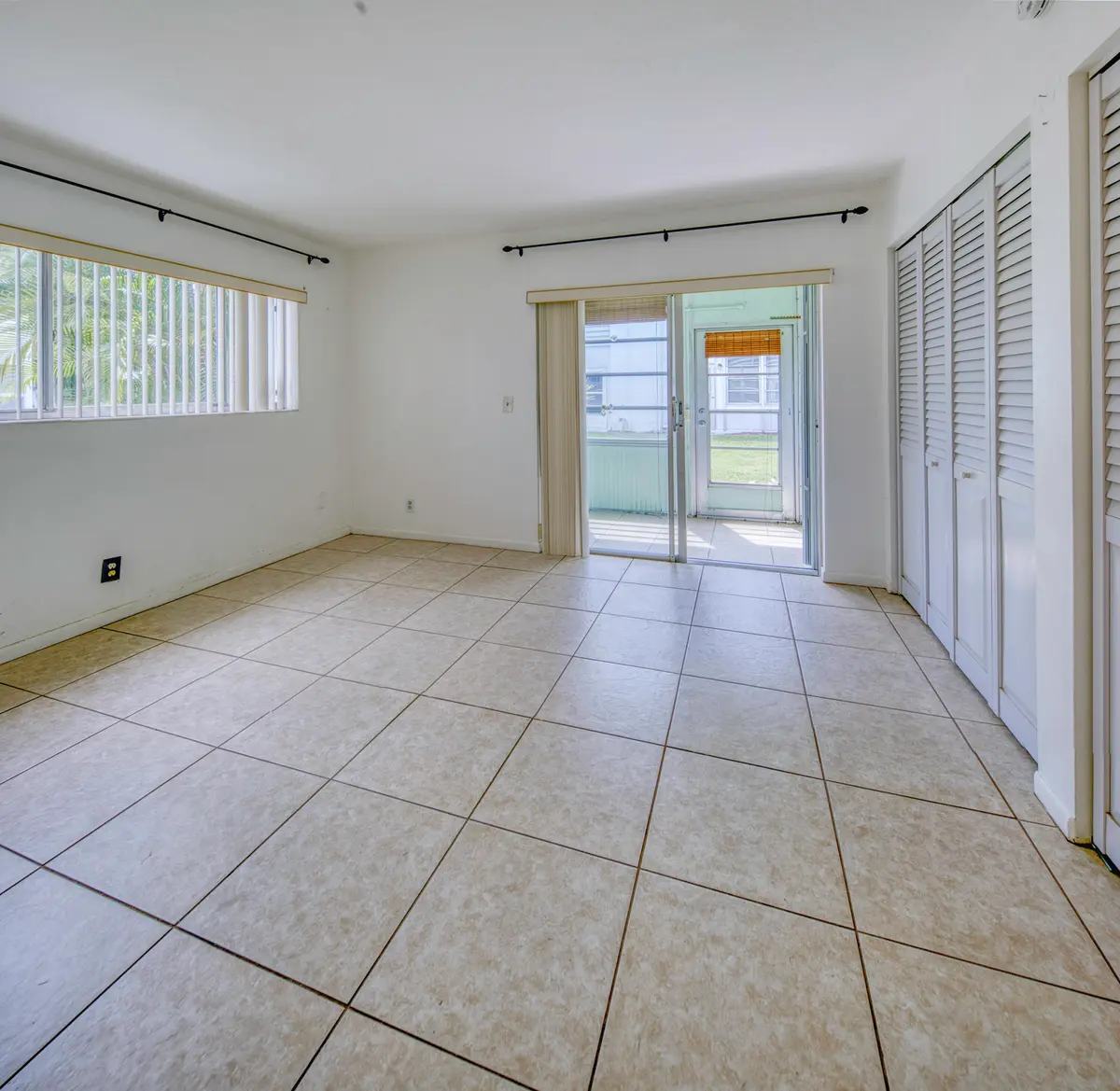 4R7A0418_hdr_panorama at 3240 LAKE OSBORNE Drive 109, Lake Worth Beach
