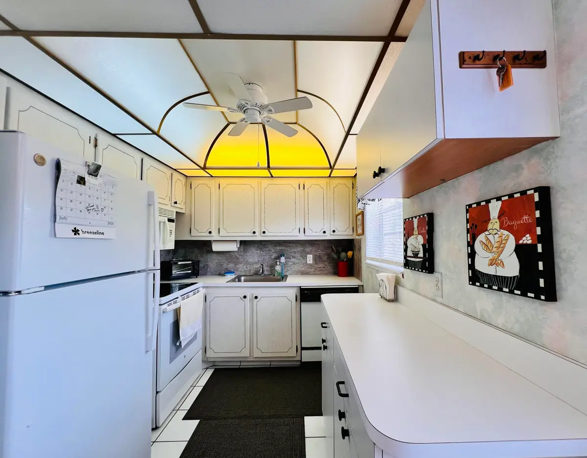 Bright and Cheerful Kitchen at 437 Chatham U, West Palm Beach