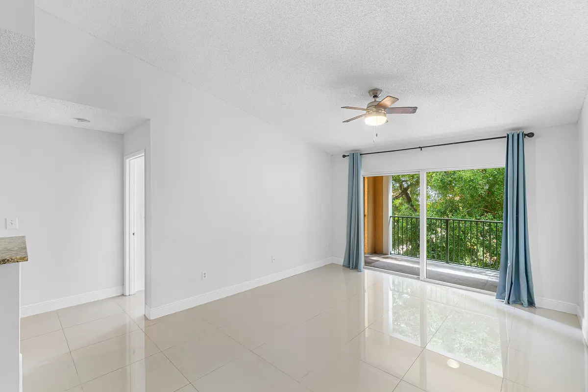 131 Yacht Club Way 307, Hypoluxo, FL – photo 5