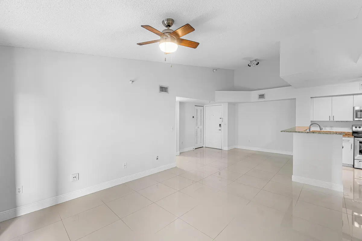 131 Yacht Club Way 307, Hypoluxo, FL – photo 7