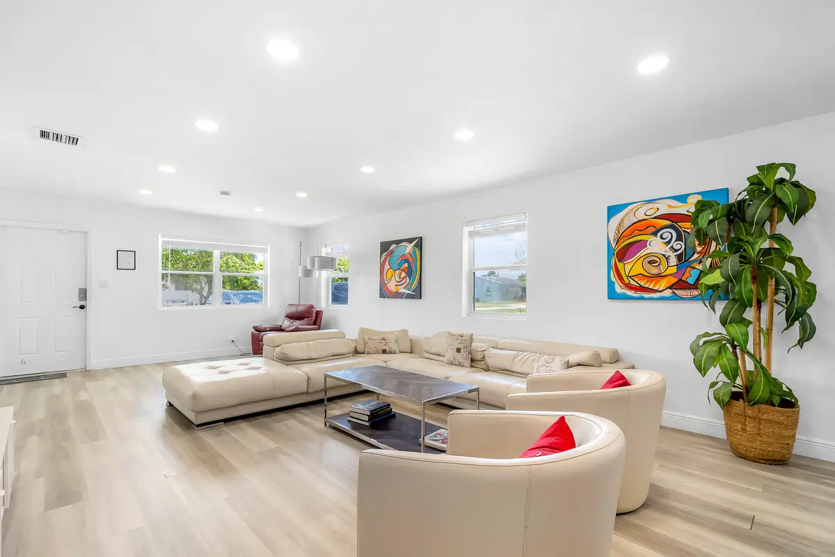 2709 Dewey St 09 at 2709 Dewey Street, Hollywood