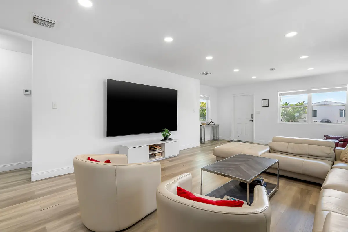 2709 Dewey St 10 at 2709 Dewey Street, Hollywood