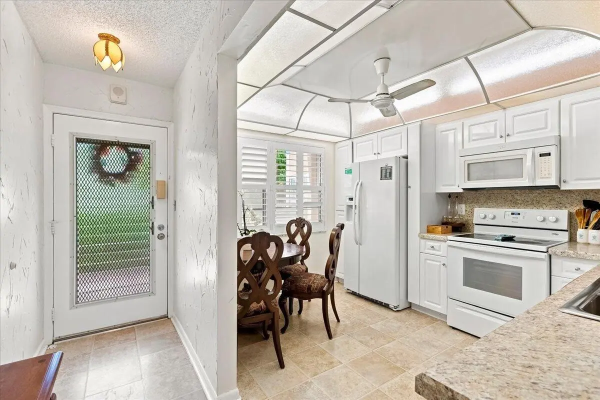 02-8I8A_8618 at 2304 LUCAYA Lane C1, Coconut Creek