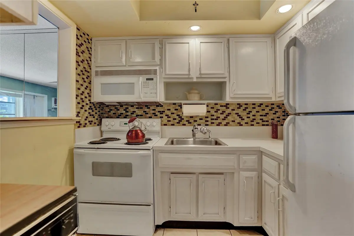 Photo 8 at 2501 N Ocean Boulevard 16, Pompano Beach