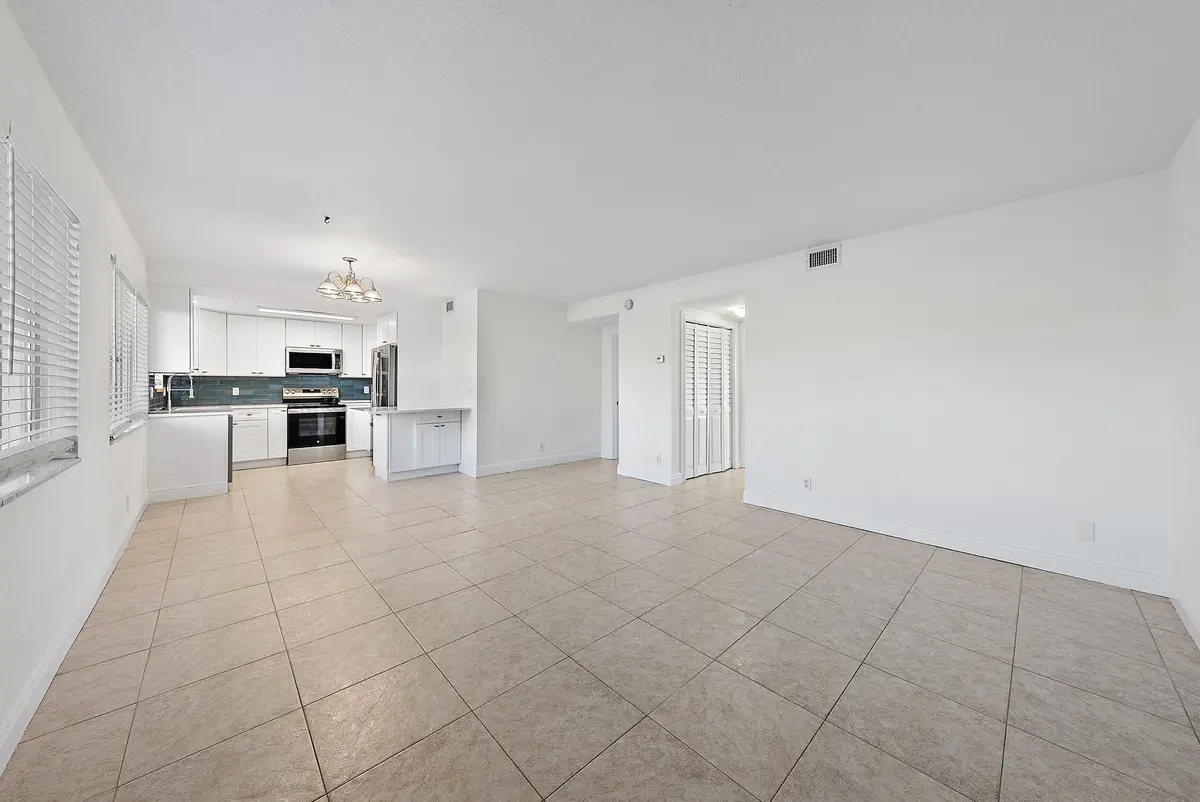 316 Southwind Dr, Unit 107-16 at 316 Southwind Court Apt 107, North Palm Beach
