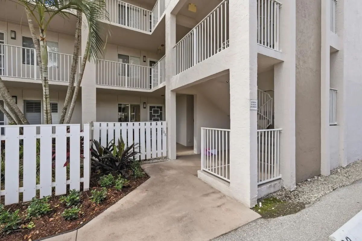 060_DSC07170_MLS at 6112 HUNTWICK Terrace 108, Delray Beach