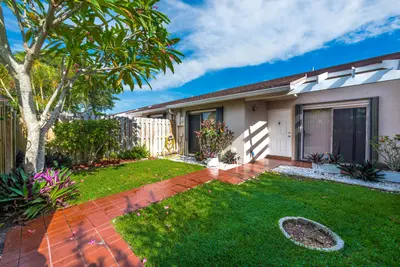 1013 NW 53RD Street, Deerfield Beach – Villa for rent
