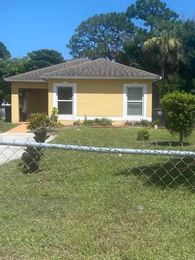 710 N 23rd Street, Fort Pierce – Single Family Residence for sale