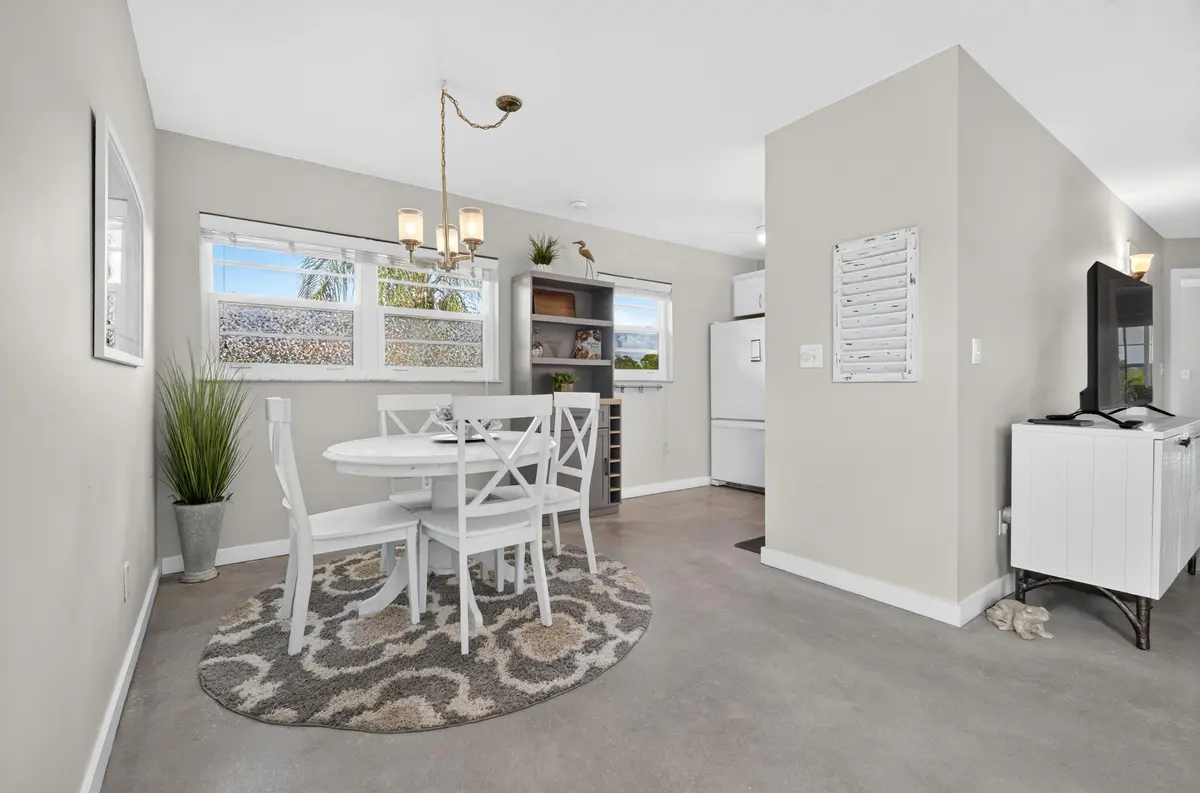 CMMEDIA-42 at 72 Royal Oak Court 202, Vero Beach