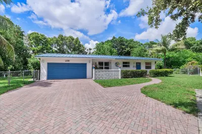 13988 Lake Lure Court, Miami Lakes – sold