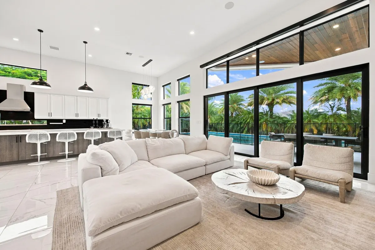 13-web-or-mls-6924-n-stillwater-shores-d at 6924 N STILLWATER SHORES Drive, Davie