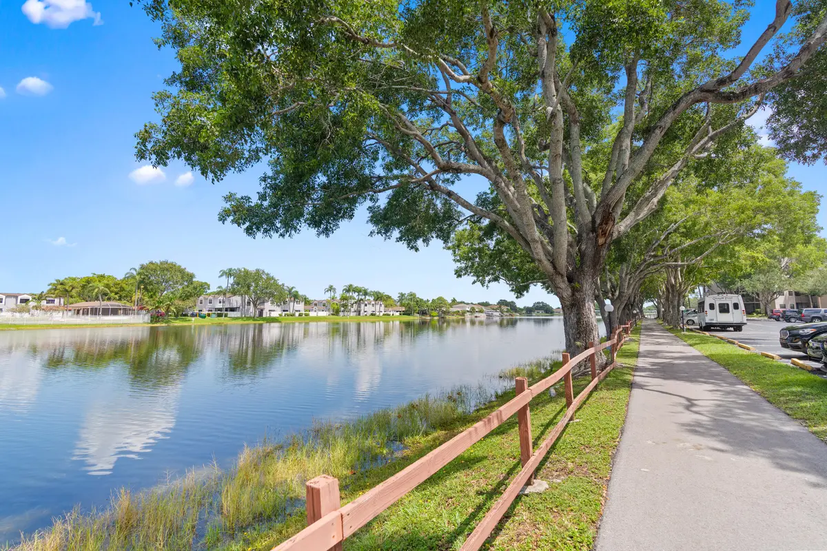 DSC05477 at 900 COLONY POINT Circle 511, Pembroke Pines