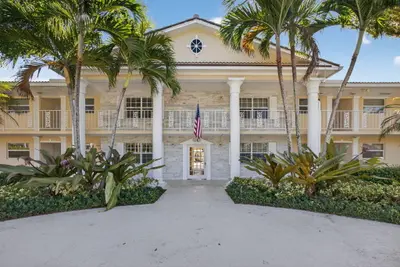 478 Tequesta Drive 204, Tequesta – Condominium for sale