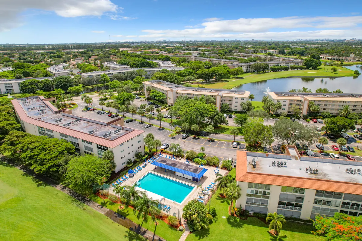 PortofinoII swimming pool at 3205 Portofino Point B4, Coconut Creek