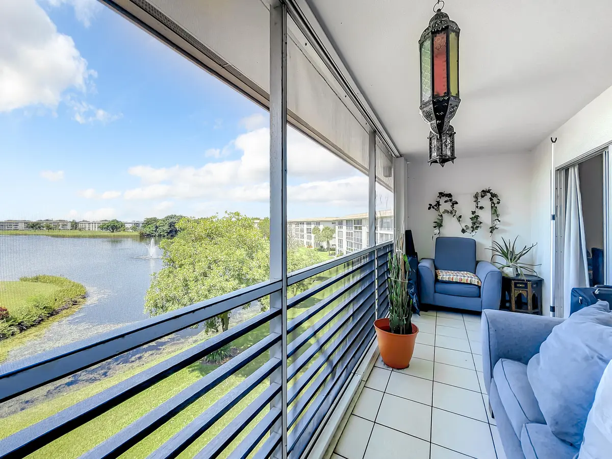 screened balcony at 3205 Portofino Point B4, Coconut Creek