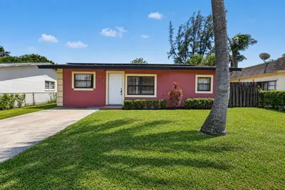 816 SW 3RD Court, Delray Beach – Single Family Residence for sale