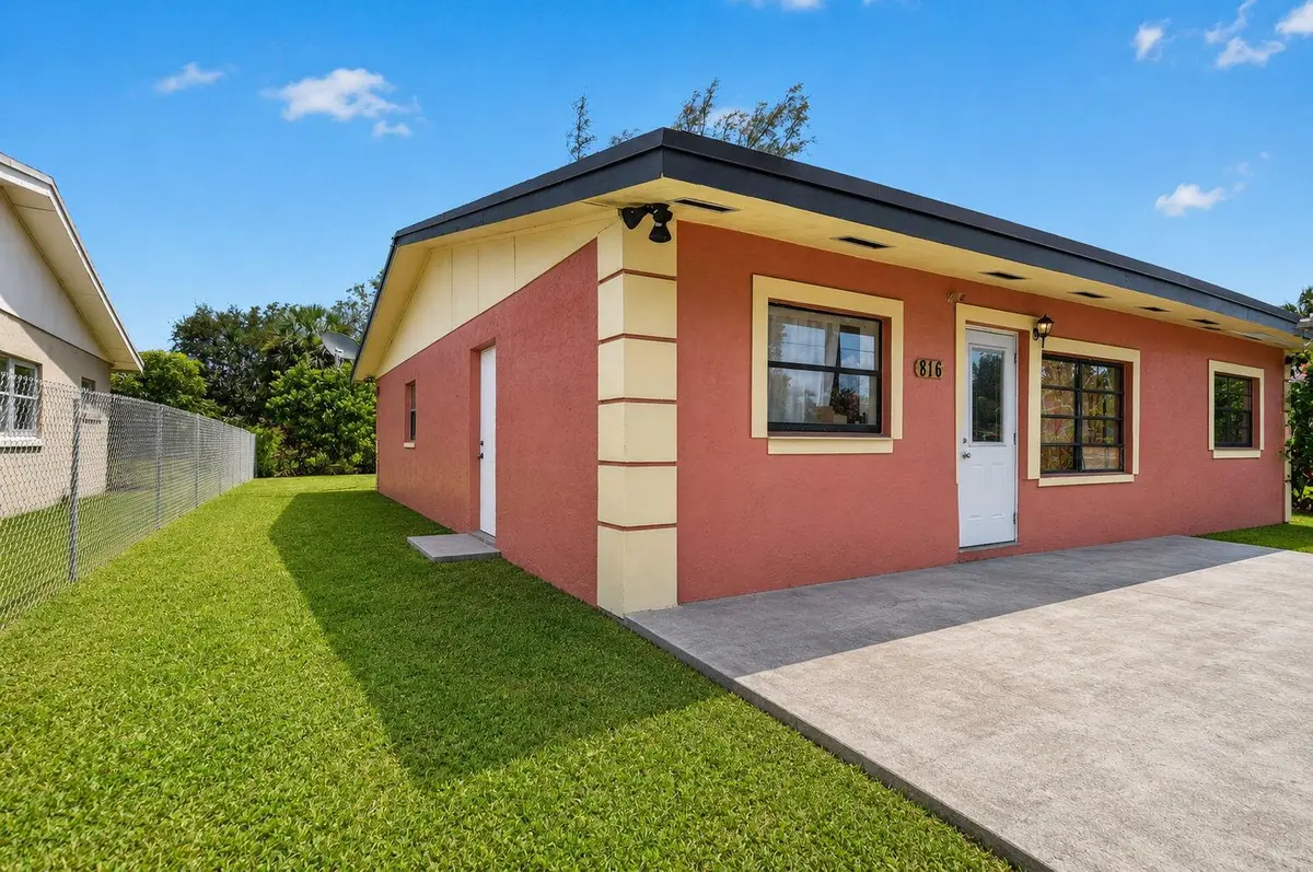 3-web-or-mls-816 SW 3rd CT (5) at 816 SW 3RD Court, Delray Beach