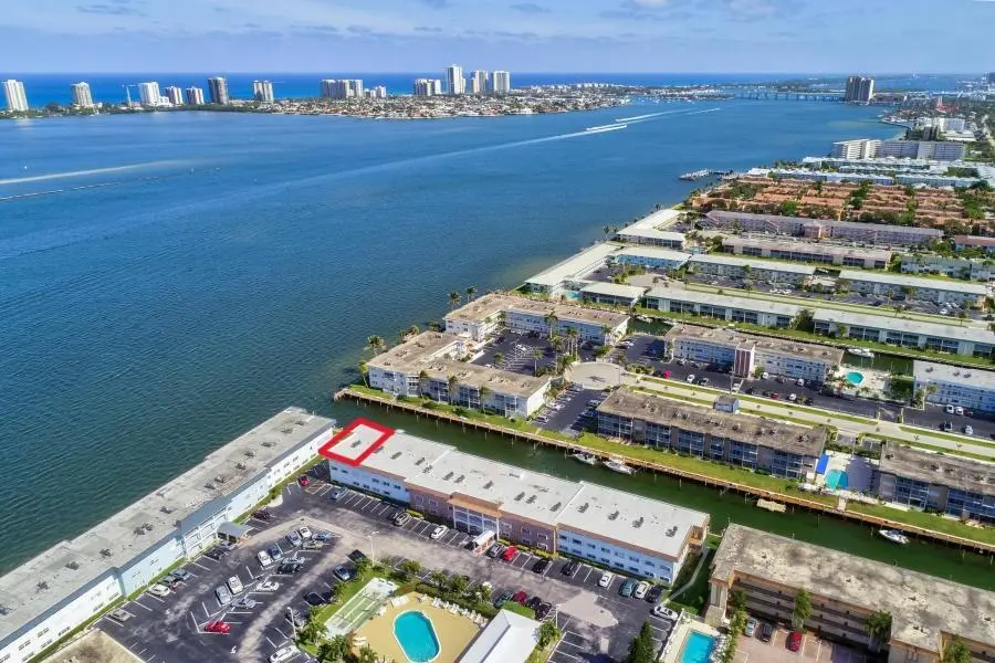 shore ct aerial outline at 110 SHORE Court 201, North Palm Beach