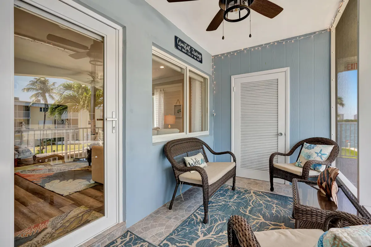 lanai at 110 SHORE Court 201, North Palm Beach