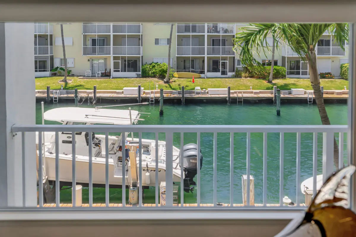 lanai at 110 SHORE Court 201, North Palm Beach