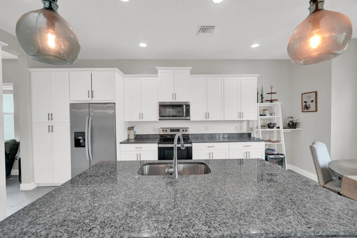 Kitchen at 15517 ORCHARD Drive, Westlake