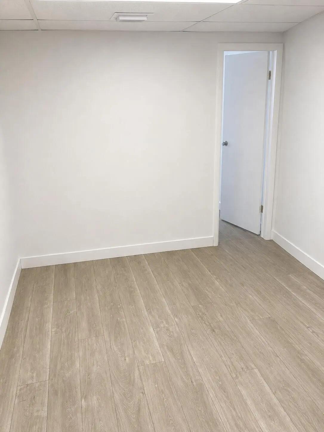 Suite 1 - Office 1 f at 1720 HARRISON Street 18C, Hollywood