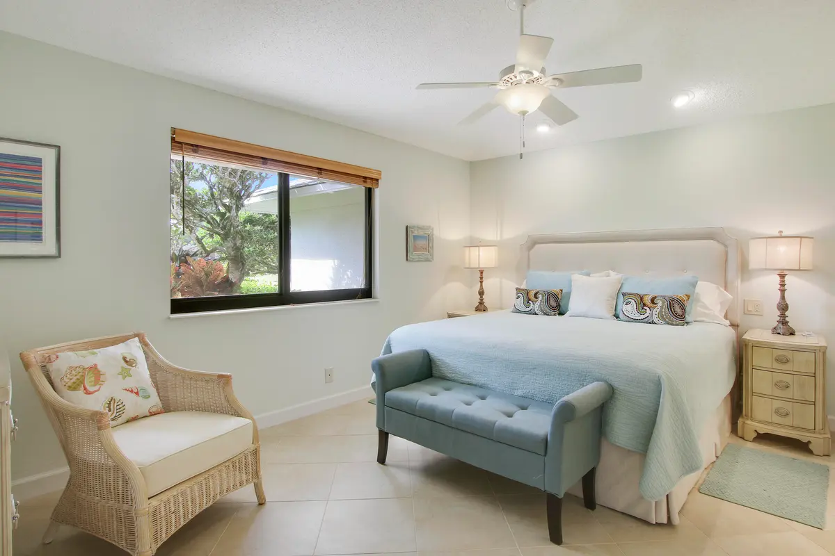 King Bed. at 820 Club Drive, Palm Beach Gardens