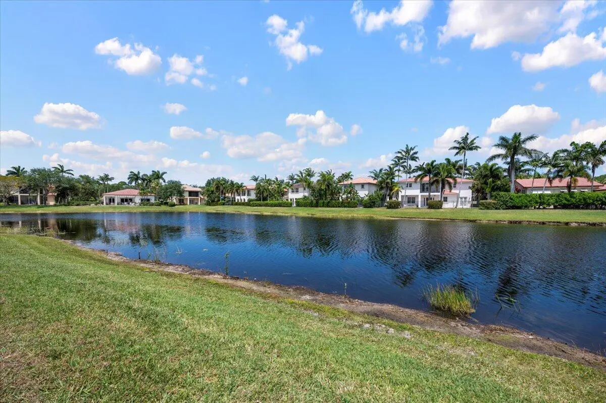 Stunning Lake Views at 1428 Barlow Court, Palm Beach Gardens