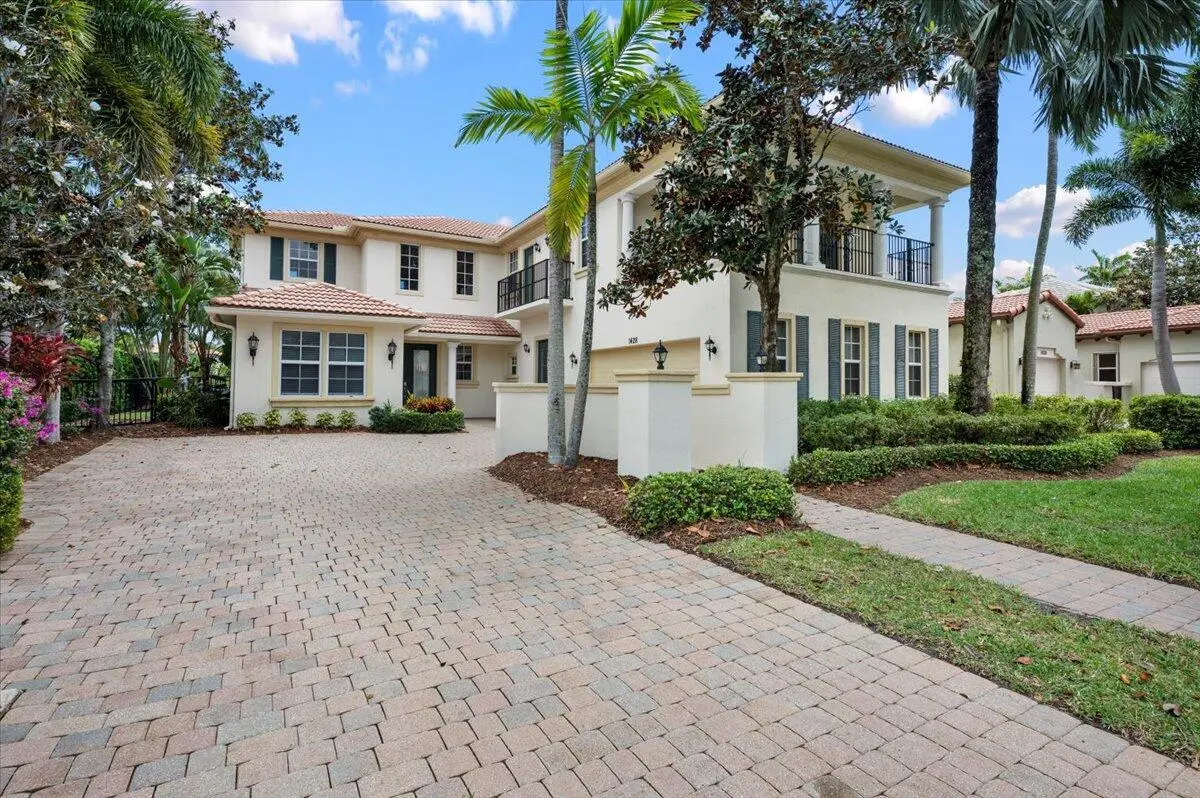 Large Open Courtyard Driveway at 1428 Barlow Court, Palm Beach Gardens