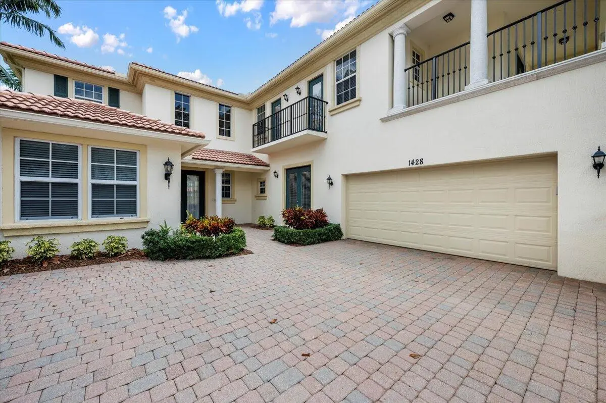 Large Open Courtyard Driveway at 1428 Barlow Court, Palm Beach Gardens