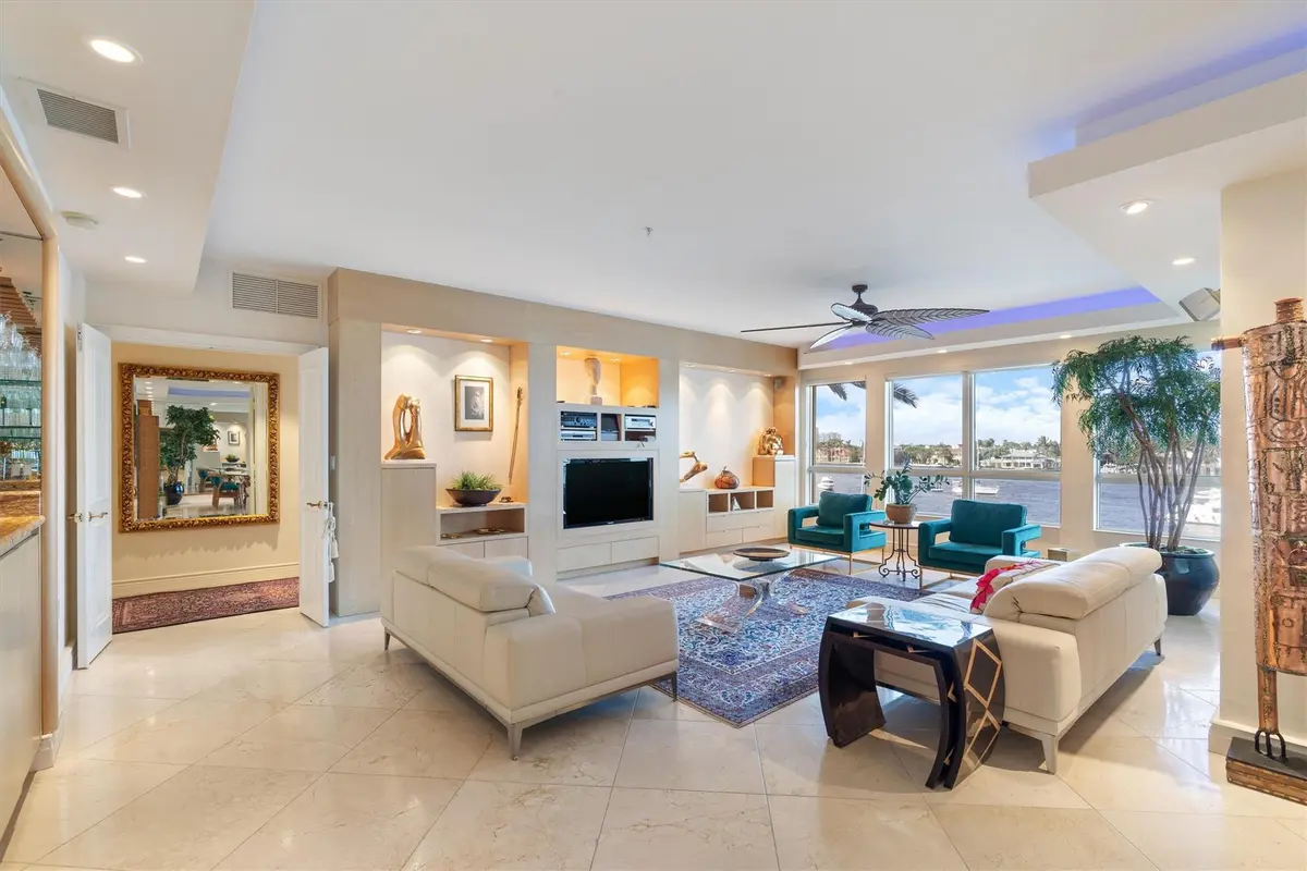 Photo 2 at 209 N BIRCH Road 401, Fort Lauderdale