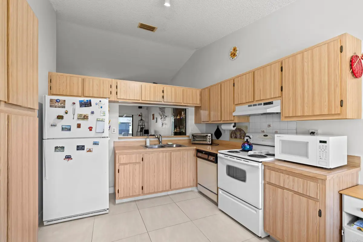 9 Danby Place Kitchen at 9 Danby Place, Boynton Beach