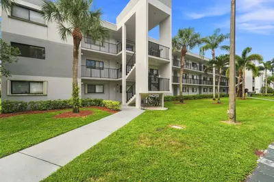 15355 LAKES OF DELRAY Boulevard 314, Delray Beach – Condominium for sale