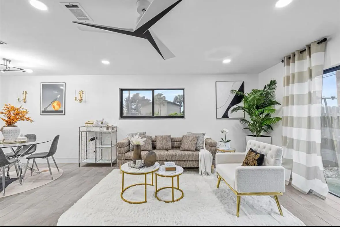 living room 3 at 4225 N HIGHWAY A1A 17, Fort Pierce