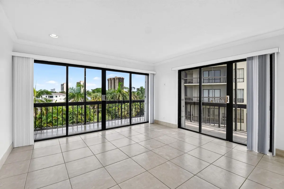 10-web-or-mls-DSC_3732 at 3050 Presidential Way 407, West Palm Beach