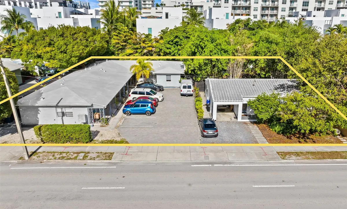 Photo 2 at 724 NE 3rd Avenue, Fort Lauderdale