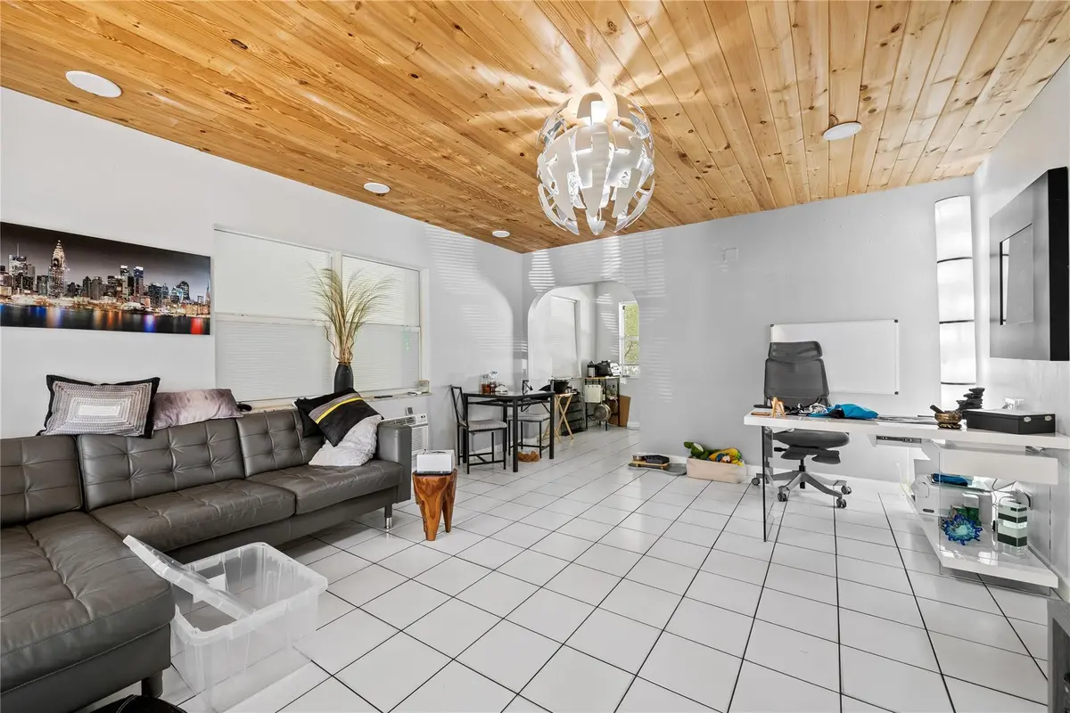 Photo 6 at 724 NE 3rd Avenue, Fort Lauderdale