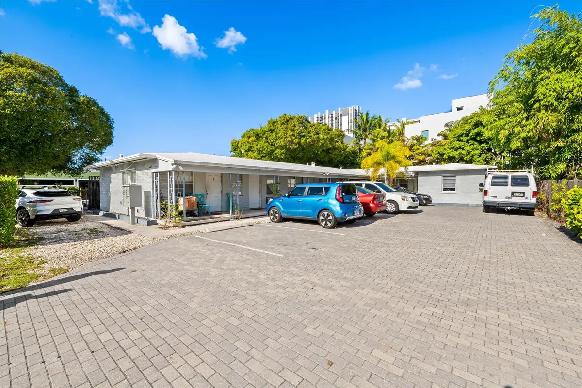 Photo 8 at 724 NE 3rd Avenue, Fort Lauderdale