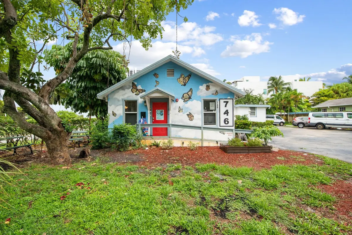 Photo 4 at 746 NE 3rd Avenue, Fort Lauderdale