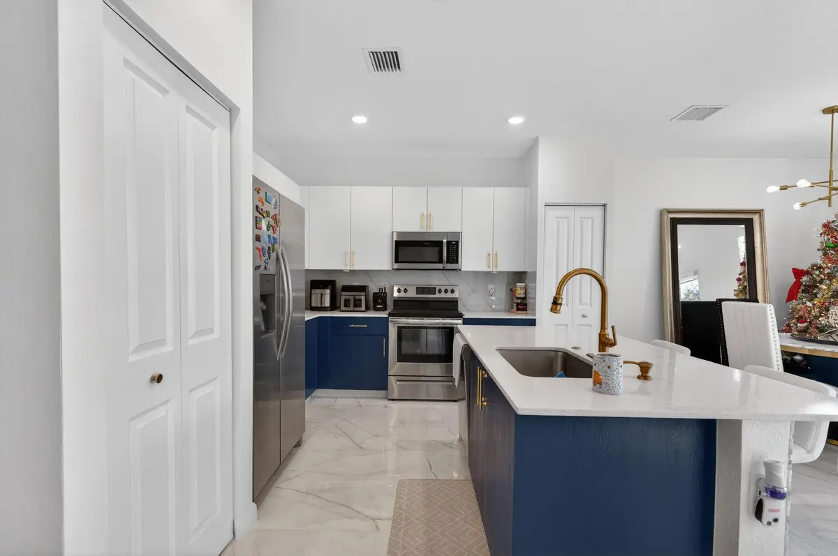 Photo 3 at 4668 NW 120th Way, Coral Springs