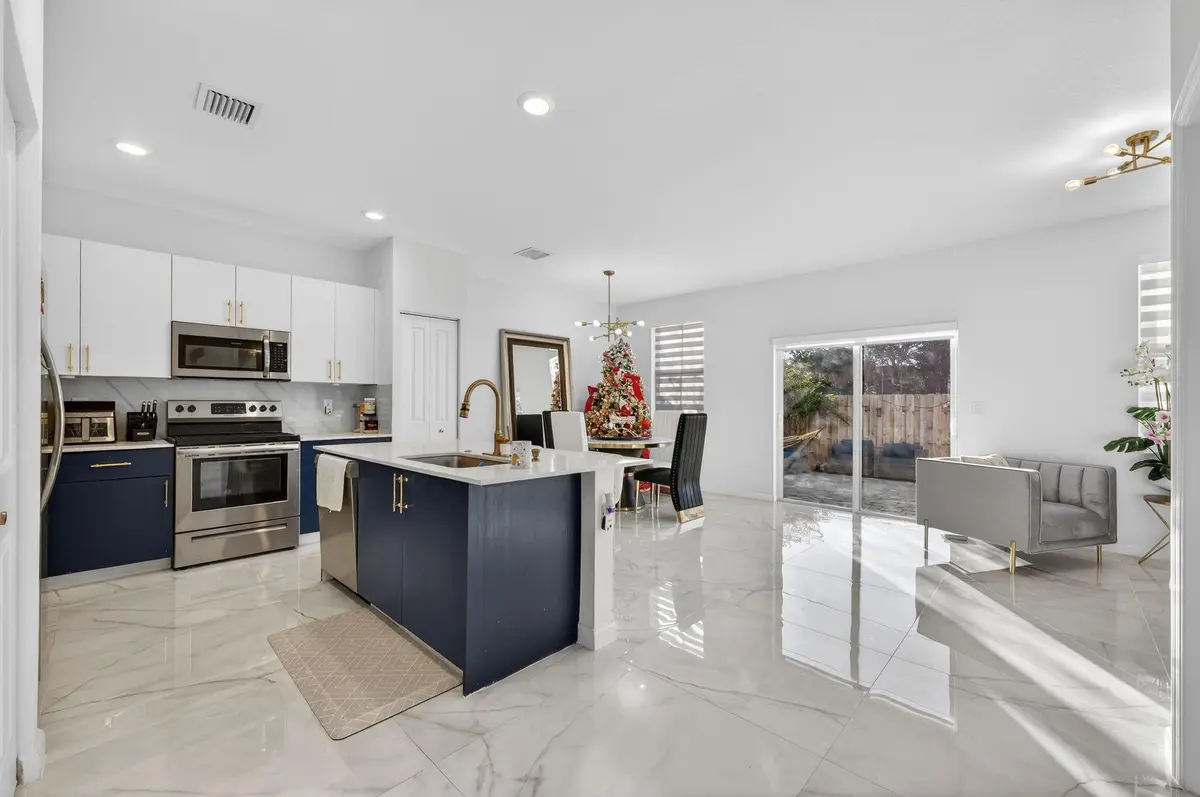 Photo 4 at 4668 NW 120th Way, Coral Springs