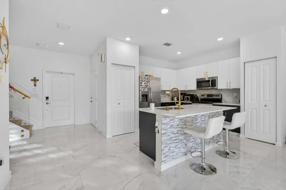 Photo 9 at 4668 NW 120th Way, Coral Springs
