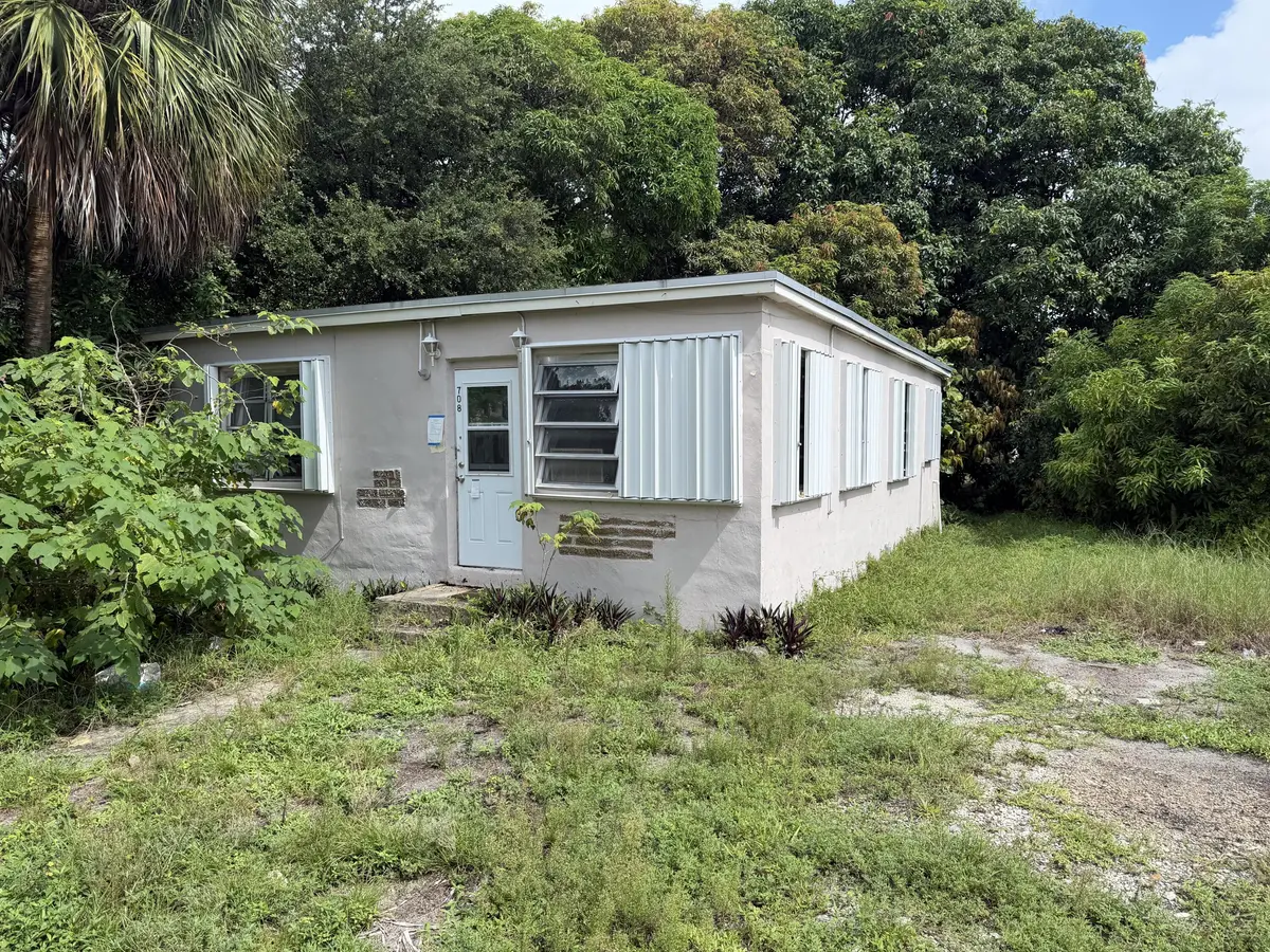 IMG_1459 at 708 SW 7TH Terrace, Dania Beach