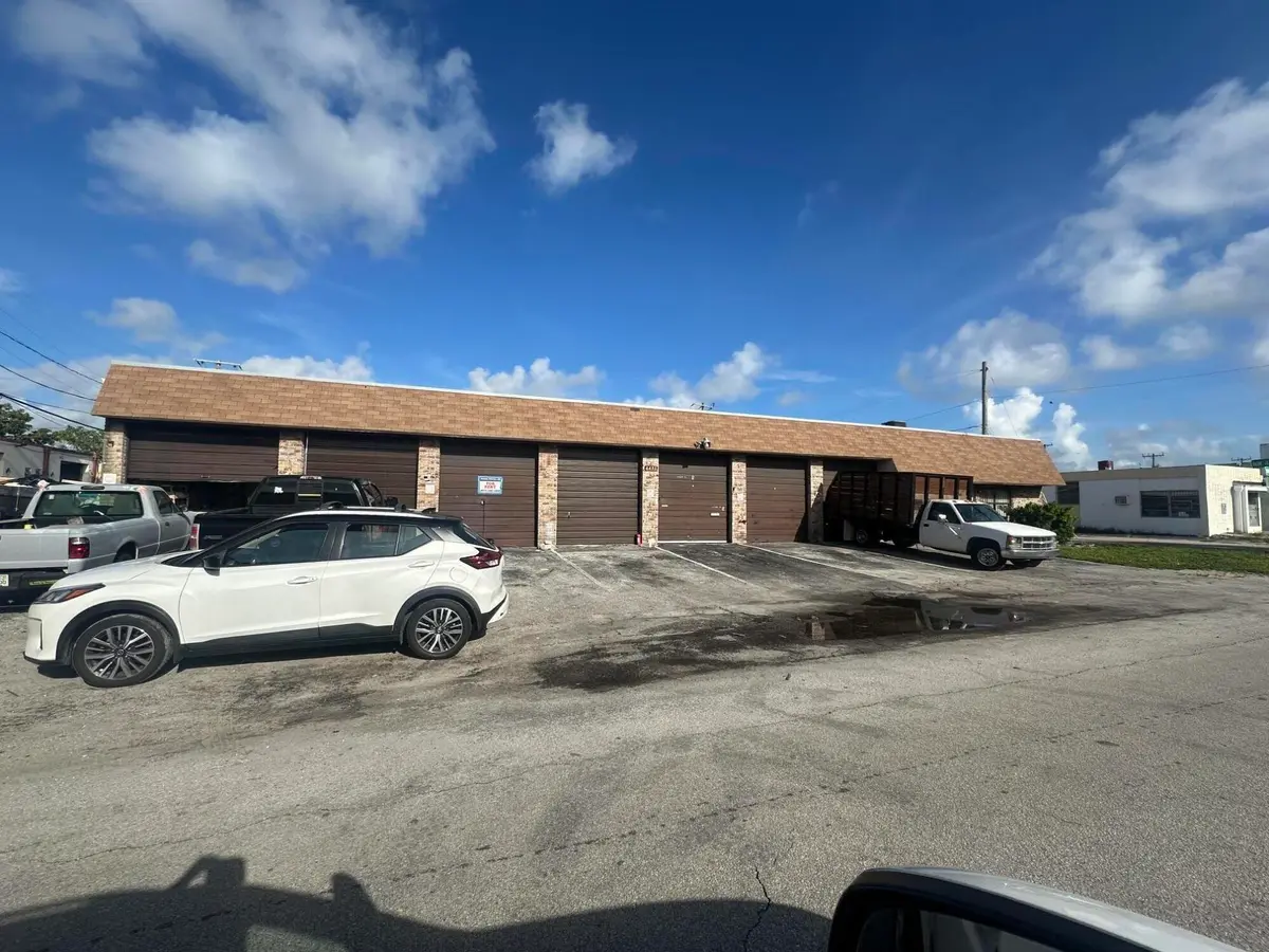 IMG_3174 at 4493 NW 8TH Avenue 4, Oakland Park