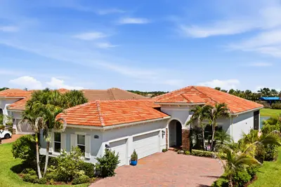 8635 SW Carrara Way, Port St. Lucie – Single Family Residence for sale