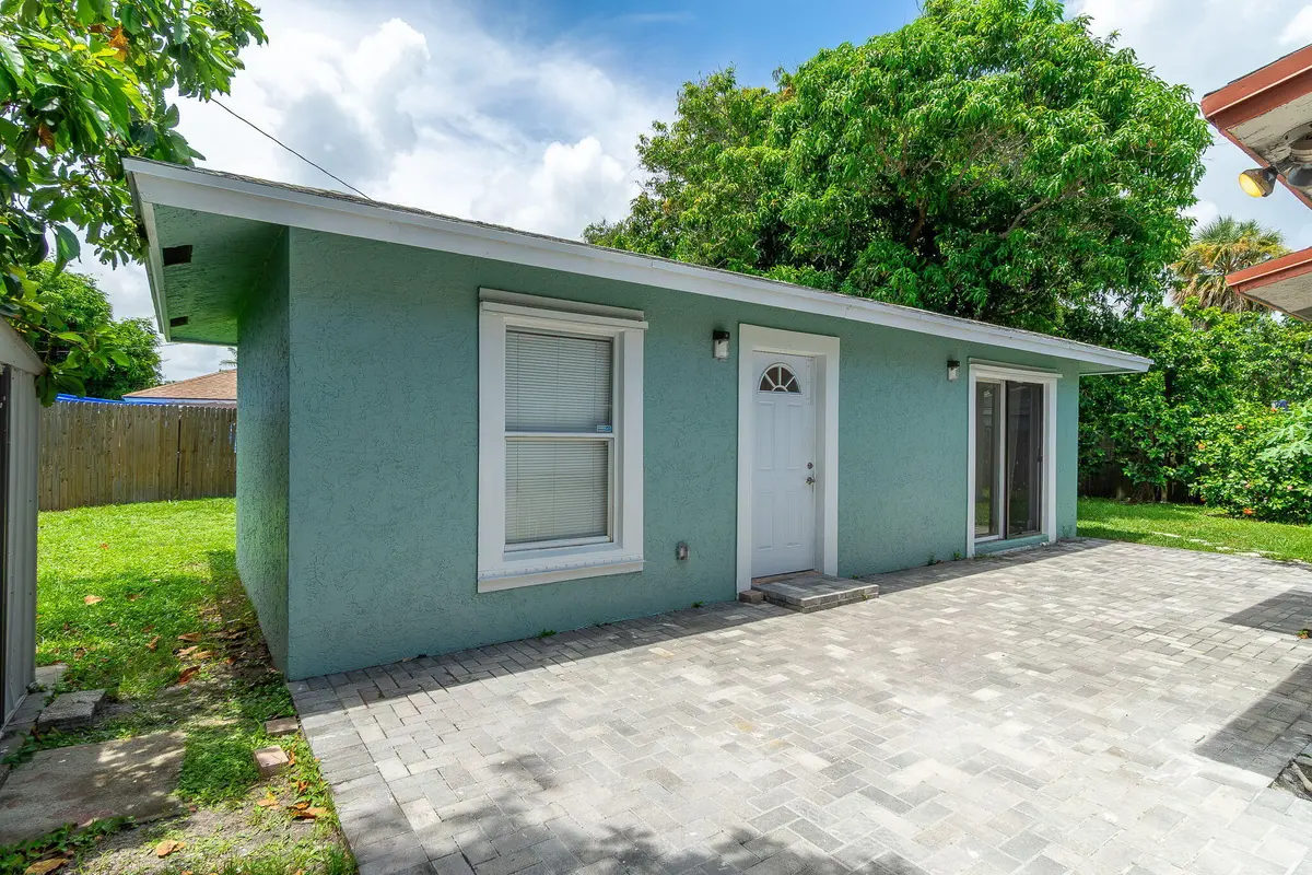 Front at 2831 N SEACREST Boulevard B, Boynton Beach